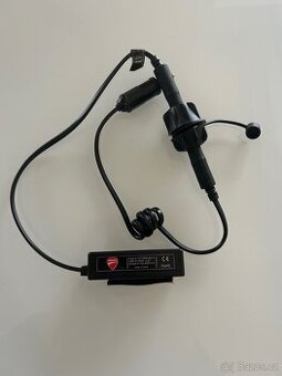 DUCATI NABÍJECÍ KABEL S USB PORTEM NA MULTISTRADU