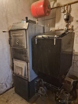 Kotel Viadrus Hercules U26 s automatickým podavačem 37,5 kW
