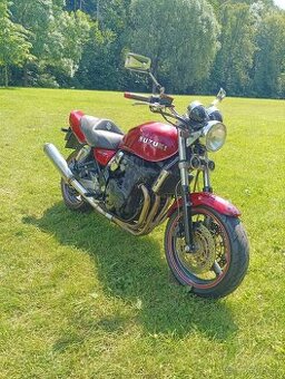Suzuki GSX 750 inazuma