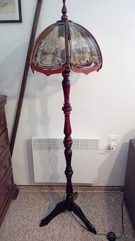 Lustr a stojící lampa