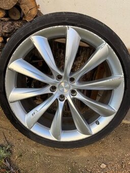 Prodám 4 hliníková kola x 22” Tesla Model X Turbine