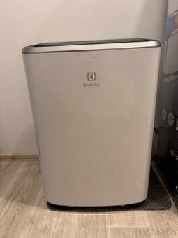 Přenosná klimatizace Elektrolux model EXP34U338HW