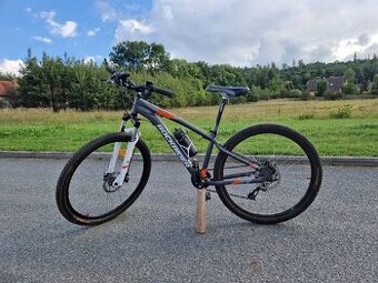 horské kolo Rockrider ST120.