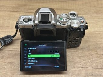 Olympus OM-D E-M10 Mark III