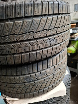 2KS pneu Austone Zimní 235/40 R18