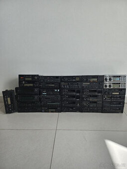 31 ks - STARÁ AUTORÁDIA - OLDTIMER - BLAUPUNKT - SBÍRKA