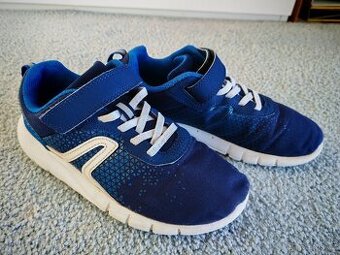 Lehké sportovní tenisky Decathlon vel. 34