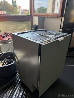 Vestavná myčka Elektrolux -60cm