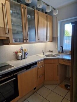 Kuchyně z masivní břízy ses potřebiči, 4499