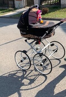 Kočár s velkými koly