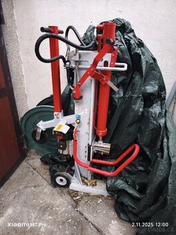 Štípač dřeva 14T kontakt prosím přes SMS nebo e-mailem