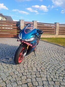 APRILIA RSV4 1100RR 220ps 2025