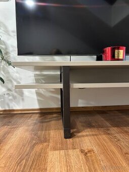 Tv stolek