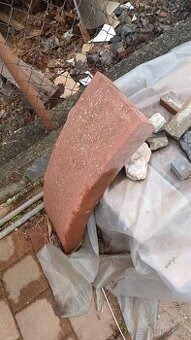 Obrubník BEST oblouk červený