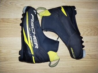 Juniorské boty na běžky Fischer vel. 37