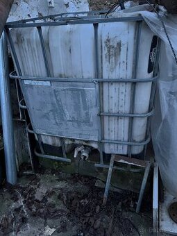 IBC kontejner 1000l – nádrž na dešťovou vodu