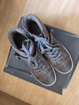 Kotníkové boty vel.40