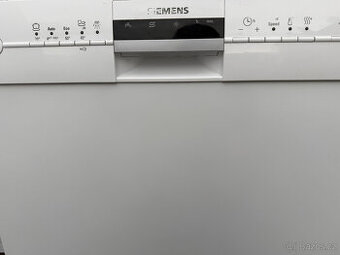 Myčka Siemens IQ500 na 12 sad nádobí