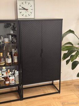 Kovová skříň JYSK