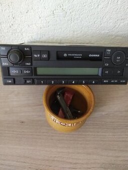 Dobové autorádio z VW