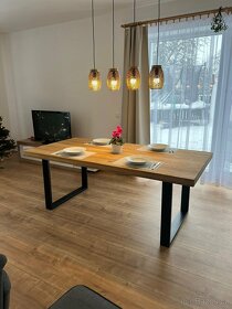 Dubový stůl 240x100 cm Masivní stůl hodící se do kuchyně