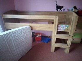 Dětská vyvýšená postel+psací stůl