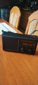 Tranzistorové retro rádio