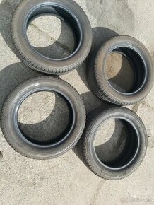 Prodám letní pneu Bridgestone Turanza 215/55/17 - 1