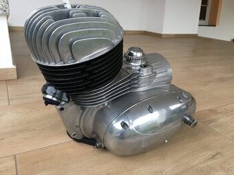 Motor ČZ 250/455 po kompletní GO