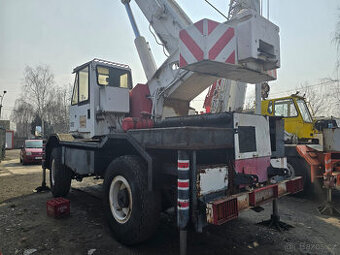 Autojeřáb Liebherr LTM 1025