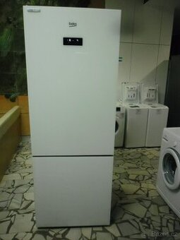 Lednice Beko CNE520EE0ZGW, 190x70 cm, A+++