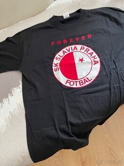 Nové černé triko Slavie