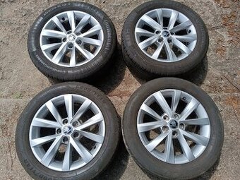 Škoda Octavia III - alu 6,5x16 et46 + letní 205/55/16