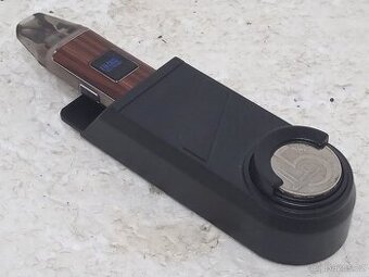 Retro zásobník na mince a zapalovač pro auto veterán