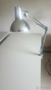 Lampa-polohovatelná E27 s LED žárovkou