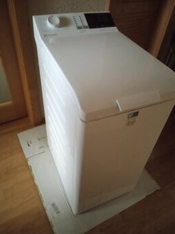 Pračka ELECTROLUX s vrchním plněním
