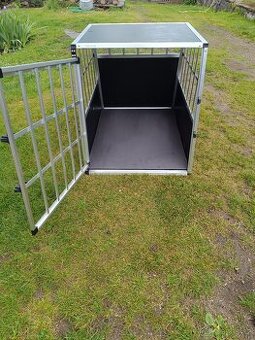 Přepravní box pro psy do auta - 1