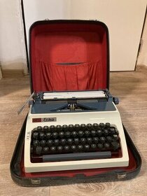Psací stroj DARO ERIKA model 32/42