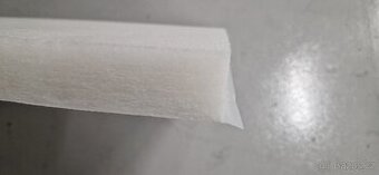 Zbytky zvukově izolačního materiálu - 1