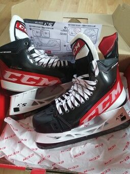 Hokejové brusle CCM FT4 Pro SR