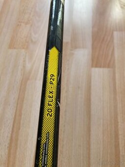 Hokejka CCM TACKS 9040, flex 20, levá-P29 - 1