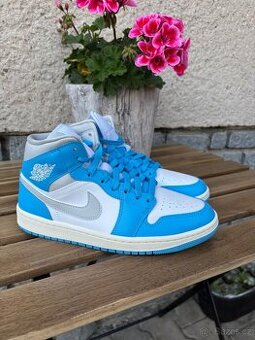 Jordan 1 mid dark powder blue