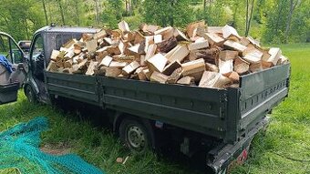 palivové dřevo suché