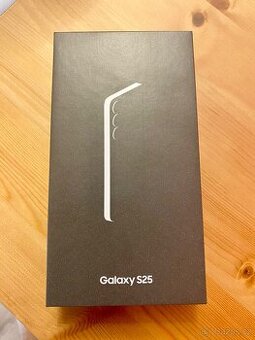 Nový mobilní telefon Samsung Galaxy S 25