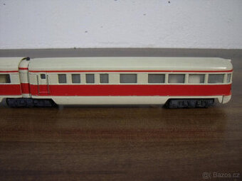 MÄRKLIN ST 800 rychlíkový vlak třívozový červenobéžový origi