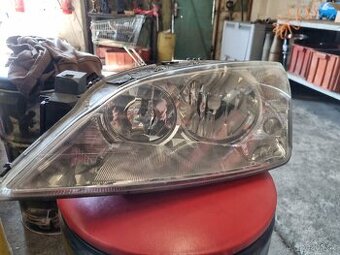 Přední světlomety Ford Mondeo mk3