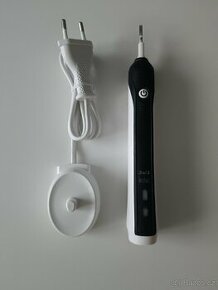 Elektrický zubní kartáček Oral-B, zn. Braun