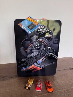Kovový kufřík na 50 autíček Hot Wheels