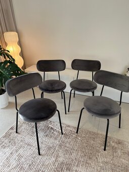 Sametová jídelní židle