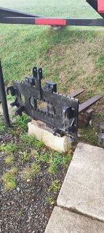 Paletové vidle čelní nakladač, třetí bod